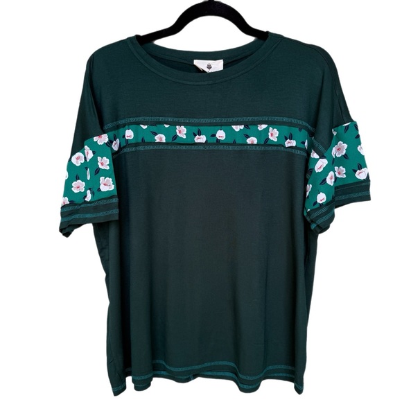 Betsey’s Boutique Tops - Floral Stripe Raw Stitched Tee -‎ Forest Green